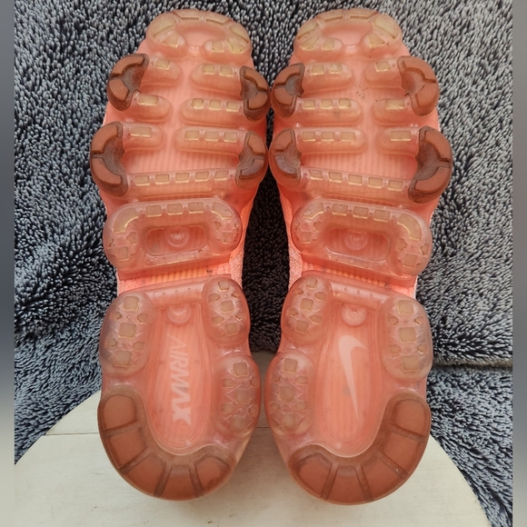 RARE Nike Air Vapormax Flyknit 2 Crimson Pulse Shoes Women's Size 10 - Picture 8 of 9